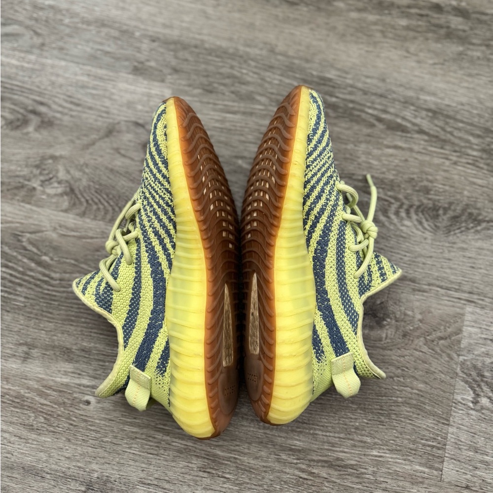 Yeezy Boost 350 V2 Mens Semi Frozen Yellow with Orange SPLY-350 - Picture 4 of 9